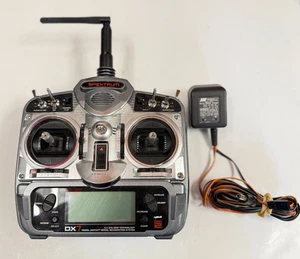 Excellent Spektrum DX7 2.4ghz DSM2 RC Airplane / Helicopter / Drone Transmitter - Picture 1 of 3