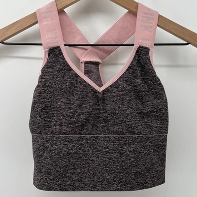 Sujetador deportivo Victoria's Secret ROSA sin costuras ligeramente forrado espalda deportiva gris para mujer S Foto 1 de 4