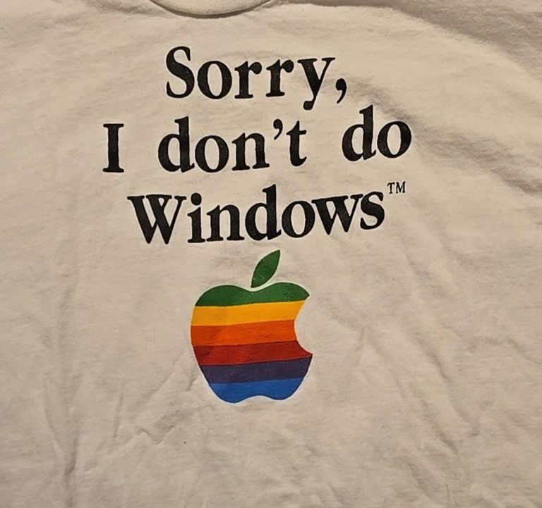 Camiseta recortada Apple vintage de los años 80 "Sorry, I don't Do Windows" en blanco Foto 1 de 4