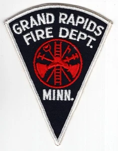Patch Grand Rapids (Itasca County) MN c1970 Fire Department 4x5" - Picture 1 of 3