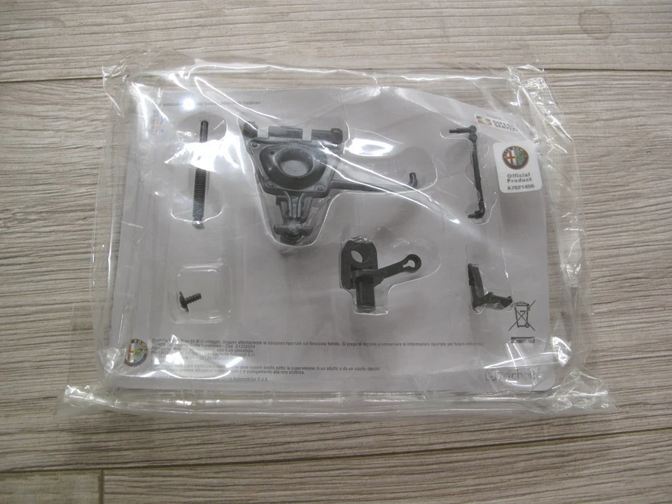 ALFA ROMEO GIULIA SUPER 1600 CARABINIERI HACHETTE 1/8 SPARE PARTS PARTI #24 - Immagine 1 di 1