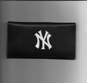 NY LEATHER CHECKBOOK COVER  NEW     - Imagen 1 de 1