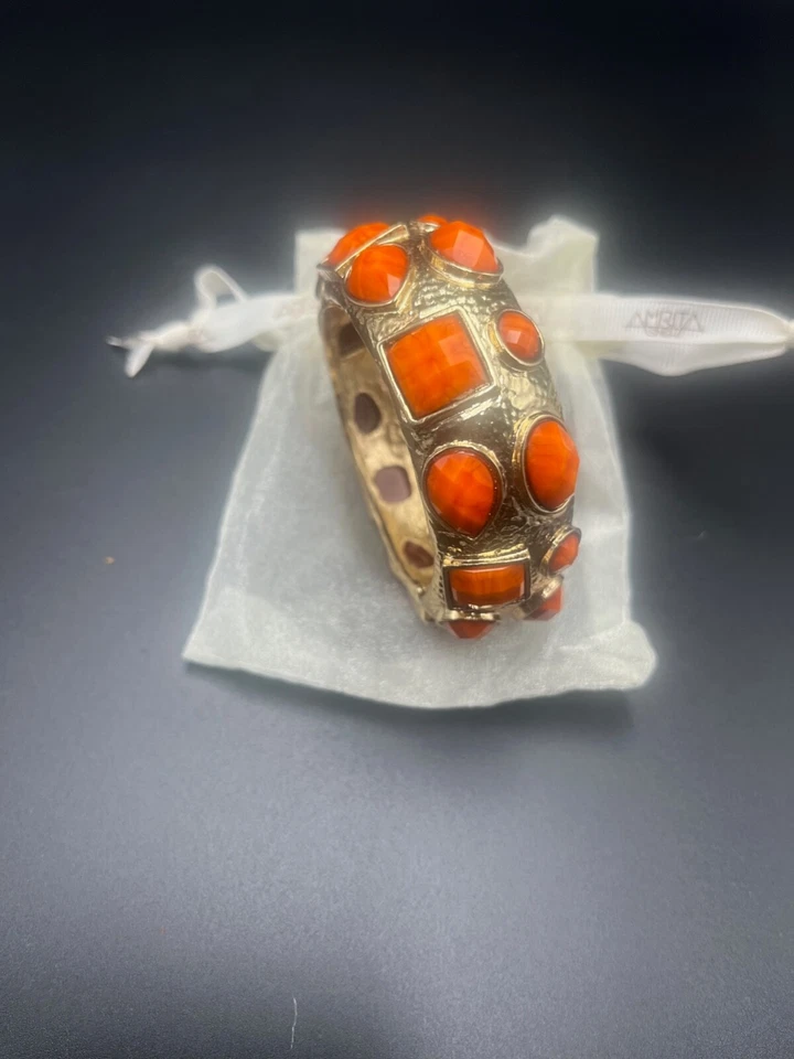 Brazalete con bisagras coral/naranja Amrita Singh nuevo sin etiquetas Foto 1 de 4