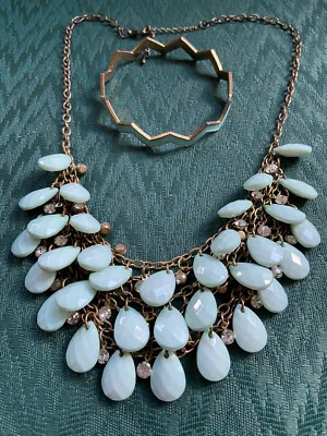 "Collar llamativo turquesa (aqua) 12"" con conjunto de pulsera en latón" Foto 1 de 4