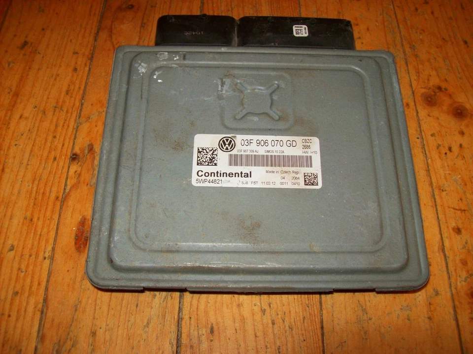 Centralina motore VW Polo 1.2 TSI CBZC 03F906070GD 5WP44821 11.02.2012 - Immagine 1 di 1