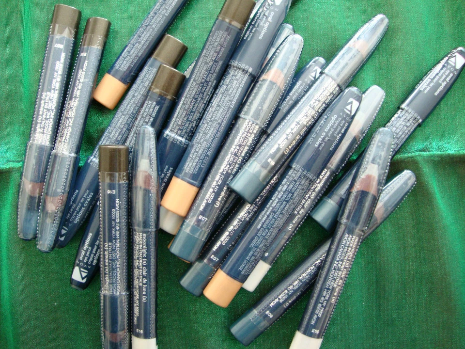 AVON Oval OPTIONS Eye Pencil COSMIC PLUM New Sealed FREE SHIPPING - Image 1 of 1