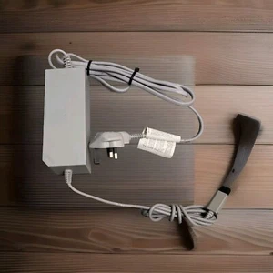 GENUINE OFFICIAL NINTENDO Wii POWER SUPPLY CHARGER RVL-002 UK PLUG - Picture 1 of 1