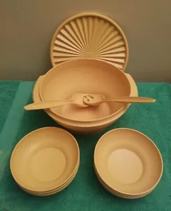 Juego de tazones de ensalada vintage Tupperware #880-5 tapas y 6 tazones #890-34-Cosecha oro Usado en excelente condición - Imagen 1 de 9