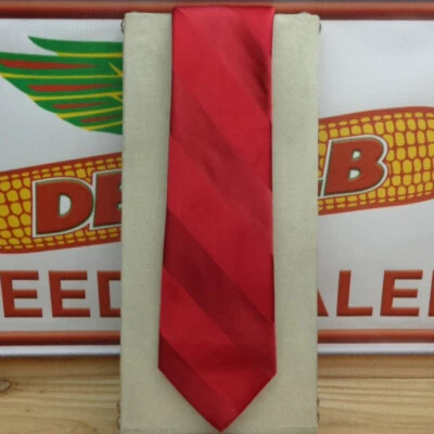 STAFFORD "Tie" Foto 1 de 2