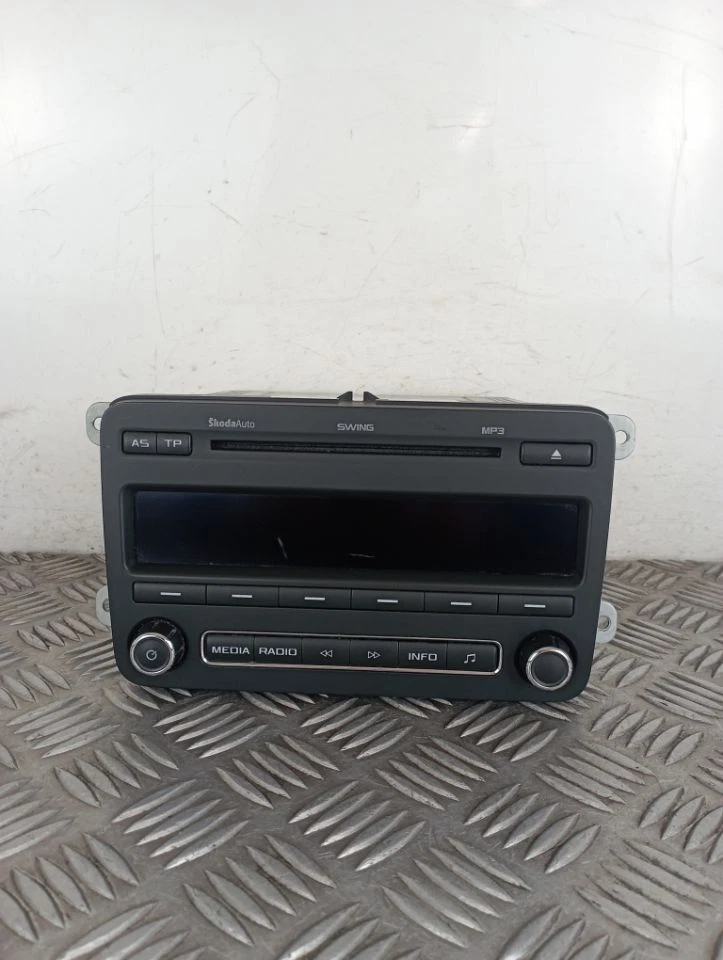 SKODA RAPID NH3,NK3,NK6 12-15 RADIO (STEREO) 5J0 035 161 C - Bild 1 von 4