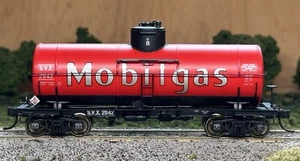 HO - Proto2000 23361 Mobilgas 10k Gallon Single Tome Tank Car SVX2042 HO11739 - Picture 1 of 2