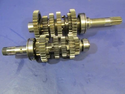 Suzuki Madura GV700GL GV700 Transmisión b Foto 1 de 4