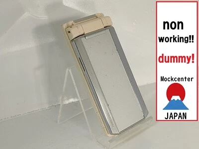 【dummy!】 SHARP SH905i （color white） docomo-japan non-working cellphone - Image 1 of 3