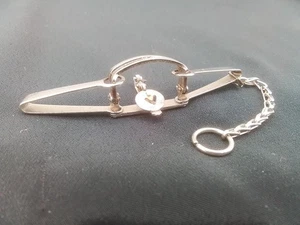 Vintage VICTOR Miniature Salesman Sample Long Trap Tie Clip Hunting Trapping - Picture 1 of 11