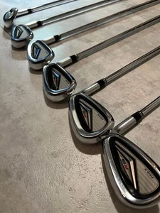 TaylorMade Set di ferri R9 ferro da stiro 6 pezzi (5-9, P) usato - Foto 1 di 8