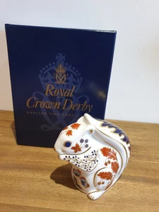 Pisapapeles Royal Crown Derby Bone Squirrel con sello de oro LVIII - Imagen 1 de 7
