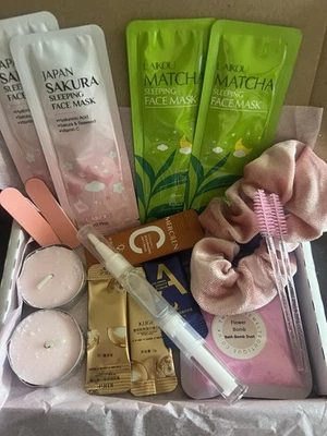 THREE BEARS EMPORIUM HUG IN A BOX for women LADIES pamper gift set Spa gift box Self care box for her