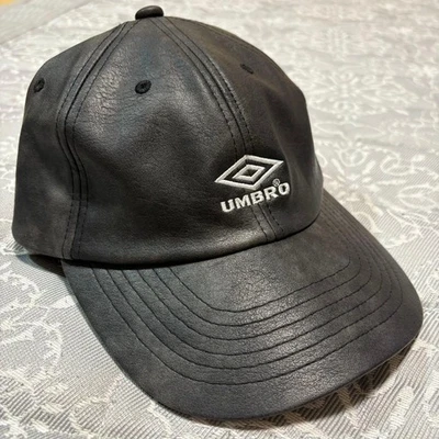 Sombrero de cuero sintético Umbro Foto 1 de 2