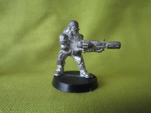 A130 WARHAMMER ASTRA MILITARUM ARMY - CATACHAN GUARDSMEN SPECIAL WEAPON METAL - Picture 1 of 2