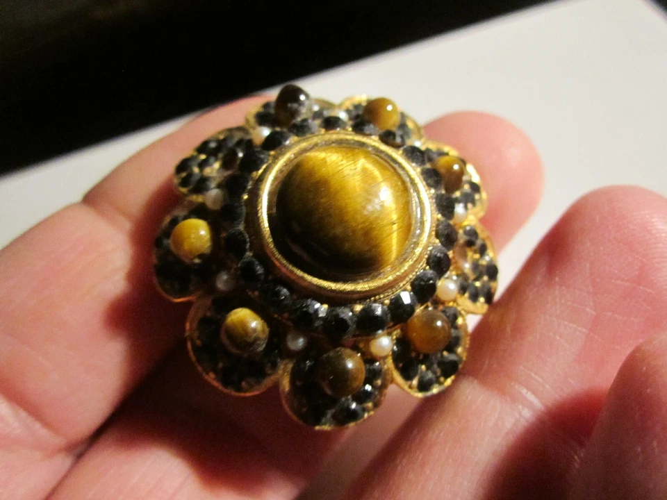 VINTAGE BARERRA GENUINE TIGER'S EYE GEMSTONE SINGLE EARRING HEAVY - AG-1 - Image 1 of 3