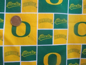 OREGON STATE PATOS OREGON de colección en tela de algodón verde amarillo años 90-más de 1 yarda - Imagen 1 de 2