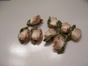 8 HERMOSAS CINTAS OFFRAY ROSAS 1 pulgada BEIGE HOJAS VERDES - Imagen 1 de 3