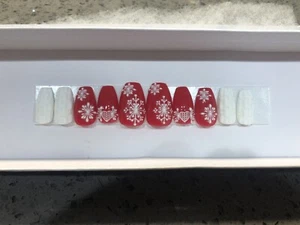 White and red sweater Christmas press on nails - Picture 1 of 1