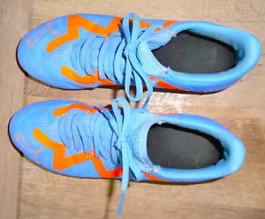 Scarpe da calcio Puma Future Play FG AG blu arancione tacchetti 107187 01 uomo taglia 7,5 - Foto 1 di 7