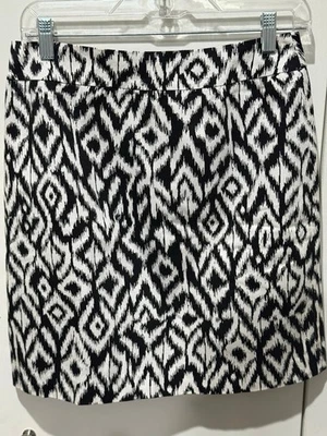 Women's Marisa Christina Black & White Ikat back zip Mini Skirt Size 6 - Image 1 of 4