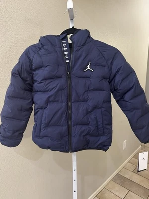 Nike Air Jordan Jumpman Boys  Puffer Jacket  Midnight Navy Size Small - Image 1 of 4
