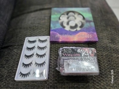 False Eyelash Lot Ardelle Wispies Included (Look At Pictures) - Image 1 of 4