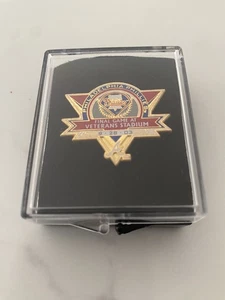 Philadelphia Phillies 2003 Final Game at Veterans Stadium Lapel Pin NEW MLB - Picture 1 of 1