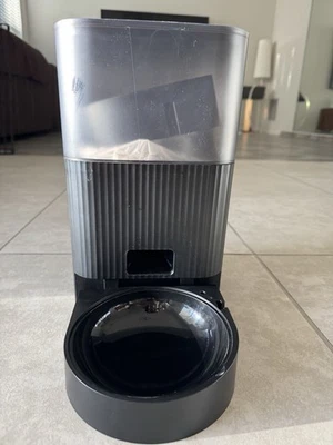 Automatic Pet Feeder for Dogs & Cats – Programmable Timer, Large Capacity - Image 1 of 4