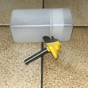 45 Degree Lock Miter Router Bit Set Cutting Height 1/4" Shank 1.38” OD .640 Tall - Picture 1 of 11