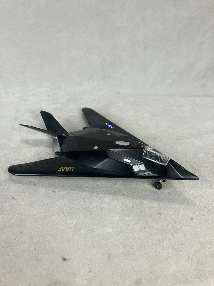 USAF F-117 Nighthawk Stealth Twin Engine Single PS5386-1 Daron Same Day Shipping - Image 1 of 4