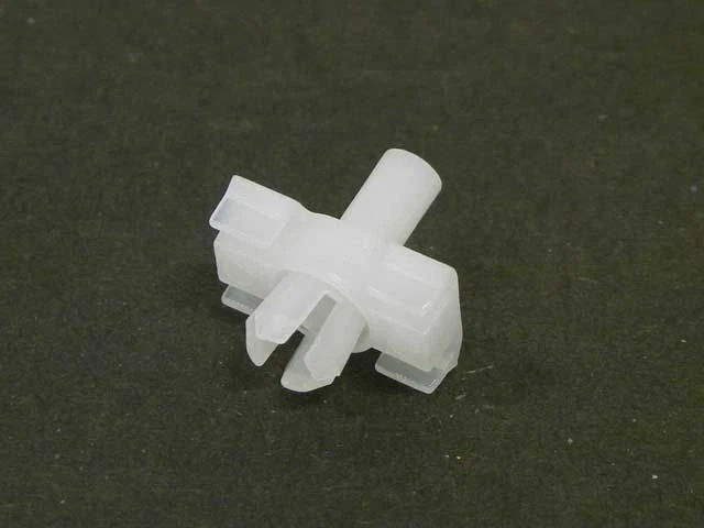 Clip de panel basculante para 77-85 Mercedes 300D 300TD 240D 230 280CE 280E 300CD ZF74F4 Foto 1 de 1