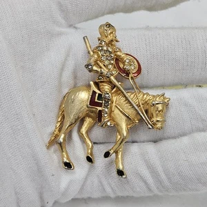 Babylon 1969 Golden Conquistador Don Quixote Pin Brooch Gold Filled Enamel - Picture 1 of 12