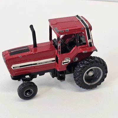 ERTL Vintage 1/64 Scale International 5088 Tractor Gray Slotted Rims - Image 1 of 4