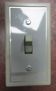 😃 SQUARE D 30 AMP ON/OFF TOGGLE SWITCH 600 VAC 10 HP NEMA TYPE 1 NOM 117 - Picture 1 of 18