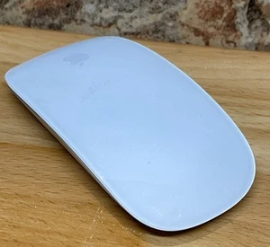 Apple Magic Modell: A1657 Weiß & Silber Maus - Bild 1 von 4