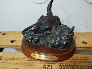 "Last of 65 Million" Rare Discontinued Montana Silversmiths Buffalo Skull Statue - Bild 1 von 6