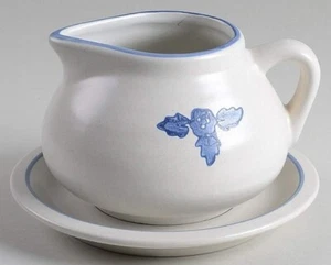 PFALTZGRAFF YORKTOWNE Gravy Boat Sauce Pitcher W/ Underplate 414Y Stoneware USA - Picture 1 of 9