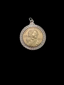 Vintage AMERICAN INDIAN RELIEF COUNCIL Faux SACAGAWEA 2012 Gold Coin Pendant - Picture 1 of 2