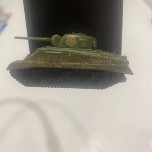 Matchbox 1998 Mattel M4 Sherman Tank 1050 EA  A15 - Picture 1 of 14