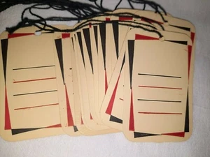 12 etiquetas de papel retro vintage rojas y negras de mediados de siglo con lazos de cuerda negros de 2"x3" - Imagen 1 de 10