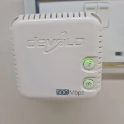 DEVOLO dlan 500 WiFi Add-On POWERLINE ADAPTER BOOSTER EXTENDER MT 2504 - Image 1 of 4