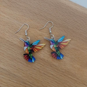 Colourful Hummingbird Dangle Earrings Silver Hooks Gift Bird Birds AUS A - Picture 1 of 6