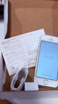 Apple iPhone 5s - Straight Talk - Image 1 of 2