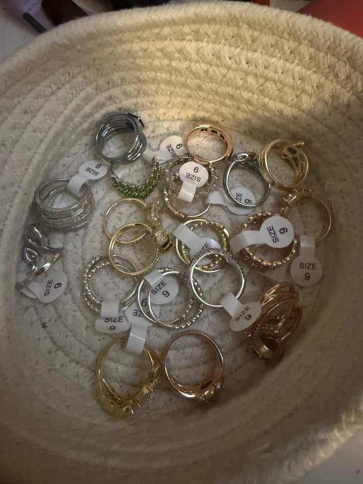 Лот из 20 колец для вечеринок с бомбами размер 9  - Изображение 1 из 1