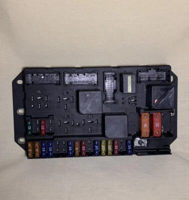 Land Range Rover HSE L322 2006 compartimiento del motor módulo de caja de relé de fusibles YQE500090 OEM Foto 1 de 4